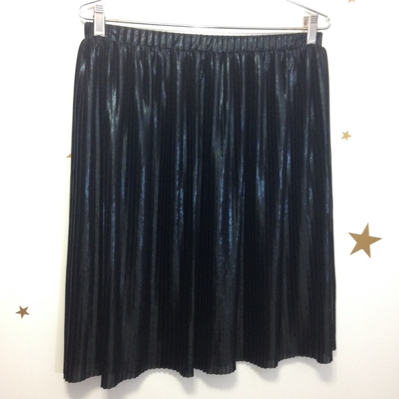 Metallic Ruffle Skirt - Picture 1 of 8